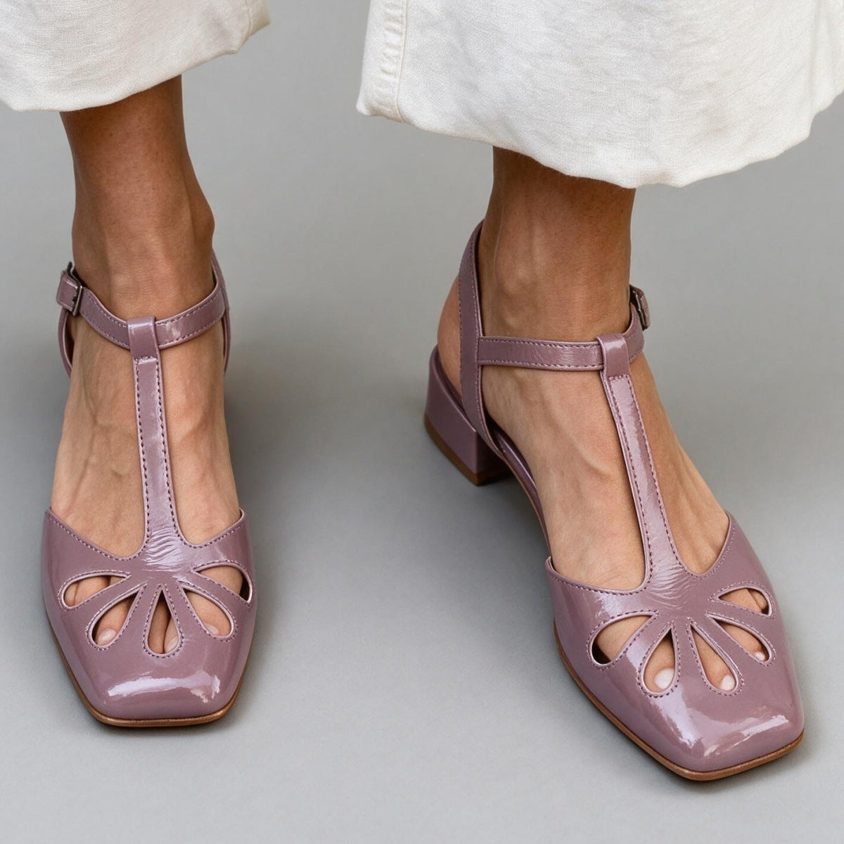 Women's Retro T-Bar Cut-Out Roman Sandals – Mid Heel