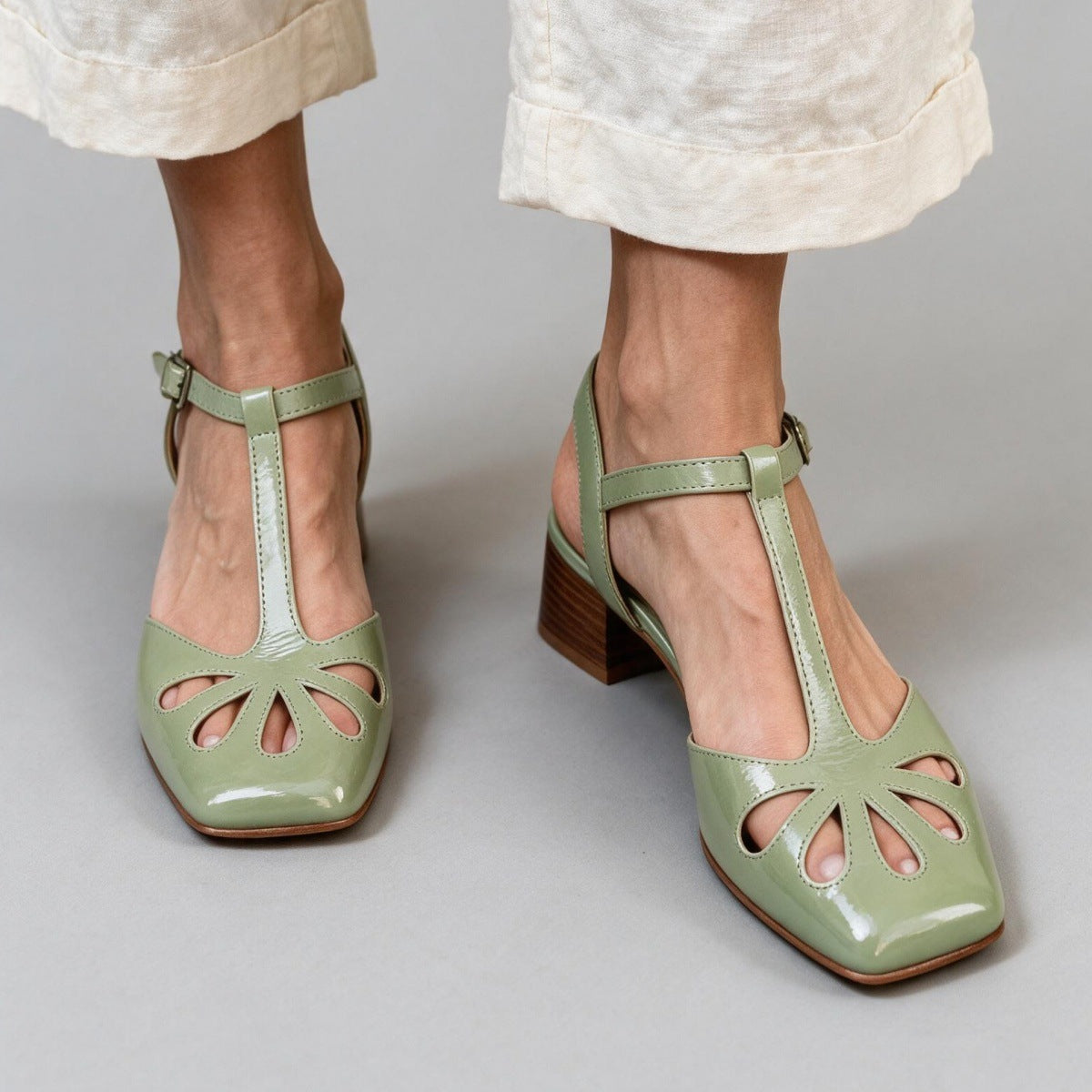 Women's Retro T-Bar Cut-Out Roman Sandals – Mid Heel